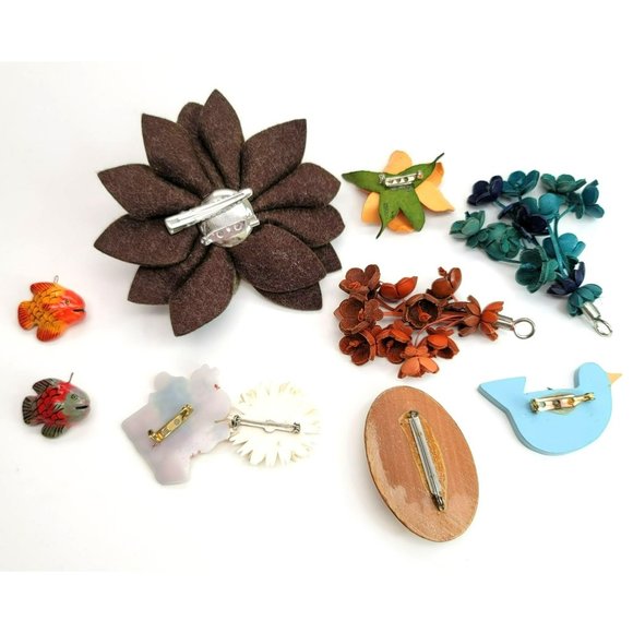 Vintage Pin and Pull Collection 10 Item Lot Felt Metal Plastic Leather CT500 - Picture 5 of 7
